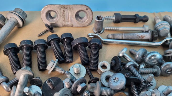 BMW 2' F74 223 25r 2.0B INTERNE AUSSETZUNGSKAROSERIEN 14kg 8