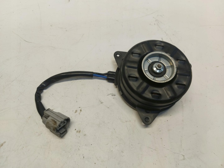 Toyota Yaris CROSS Motor modul WENTYLATORA 16363-K0020