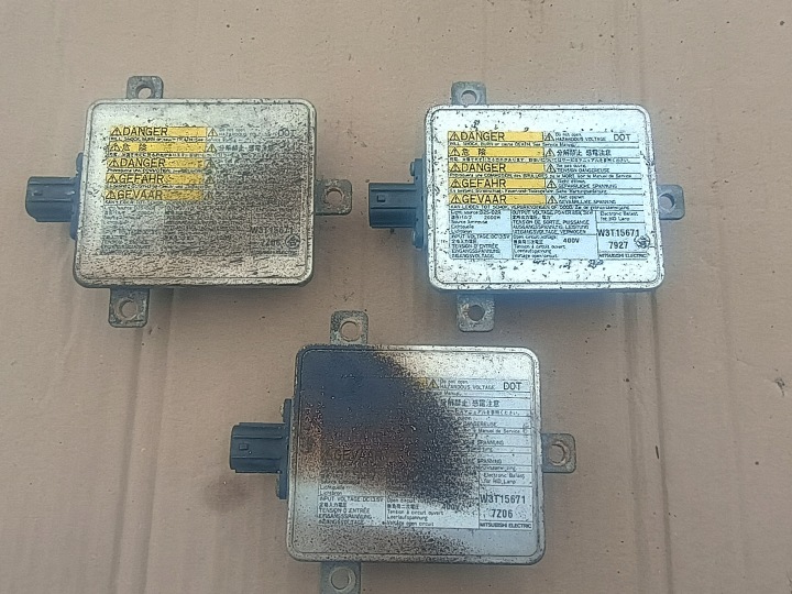řídící jednotka XENON W3T15671 MAZDA
