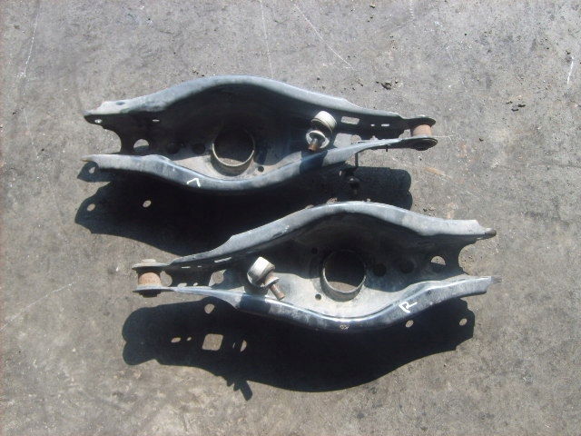 QUERLENKER HECK UNTERER RECHTS LINKS TOYOTA AURIS II 12-18