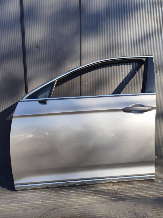 VW PASSAT B8 LIFT ajtó első bal teljesen bontott