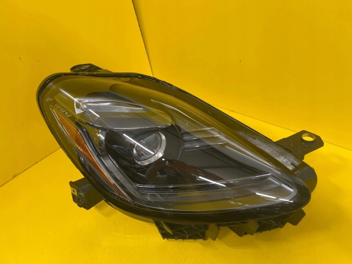 light right front MASERATI GRECALE 16L1-T1 USA