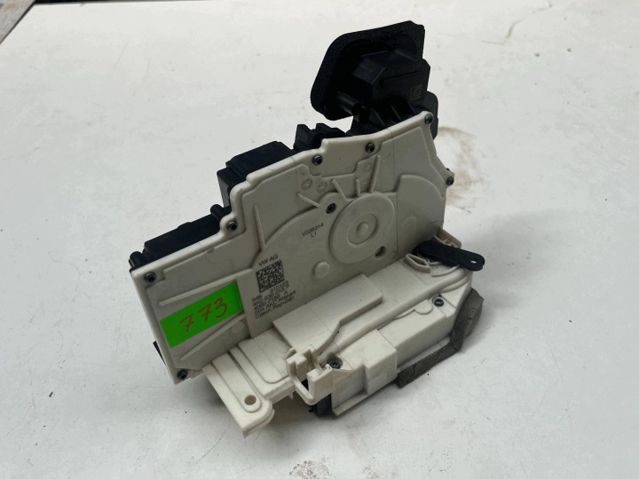 AUDI A6 C8 de la Serrure Portière Gauche Arrière 4K0839015P @M