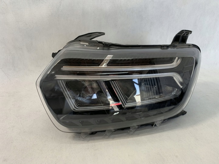 light front left damag. reflektor Dacia Duster 2 II FL 22 260602515R 02.26