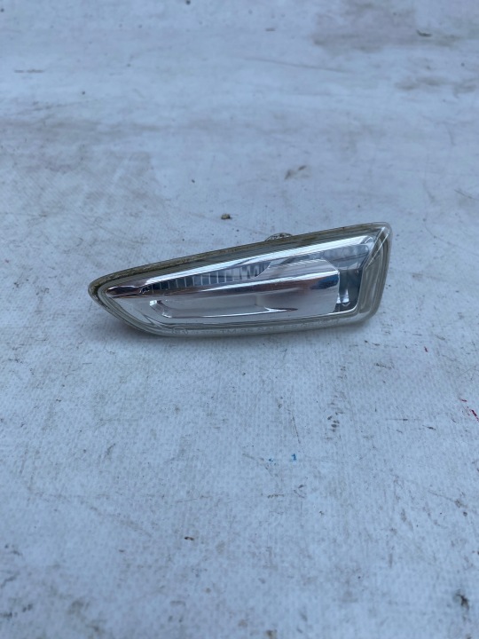 OPEL CROSSLAND X 17- Blinkerleuchte des Kotflügels vorne links 13491088