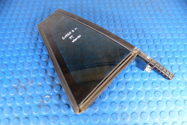 vitre portière droit arrière 3V9845214 st.très bon état Skoda Superb III Kombi