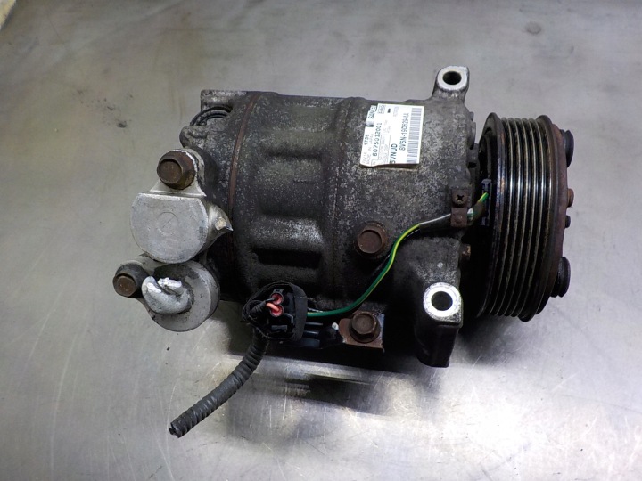 MAZDA 5 II 1.6 D original compressor pump of the air conditioning 8V6N-19D629-AA