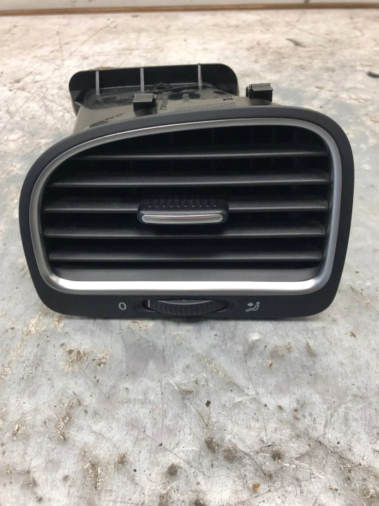 Lüftungsgitter des lüfters links VW GOLF VI KOMBI 5K0819703K