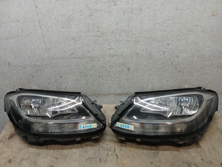 Licht vorne rechts oder links MERCEDES C KLASA W205 A2059066402 A2059066502