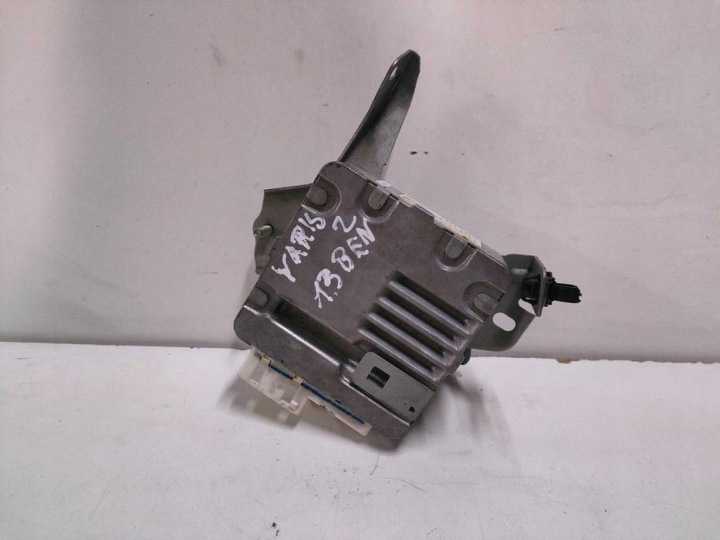 Bedienteil der Lenkung Toyota Yaris II 1.3b 896500D110