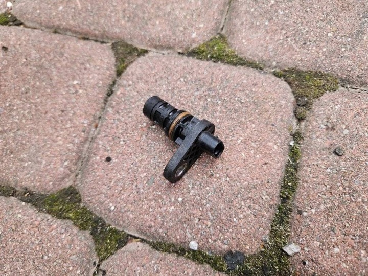 shaft position sensor walka 1.7CDTI Astra J IV Opel Mokka X 55571977