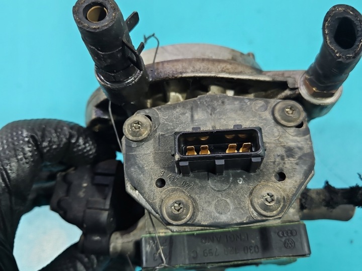 MONOWTRYSK VW POLO III 6N 1.3 8V 0438201521 9