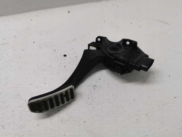 potenciometar gas VOLVO V60 II 31329372 10-18