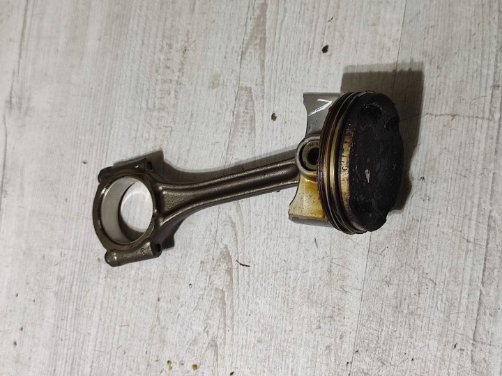 Opel Corsa F 2020 piston with connecting rod