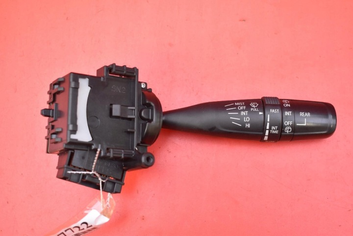 MANETKA Commodo essuie glace SUZUKI SWIFT 5 V MK7 5D HB 10-15