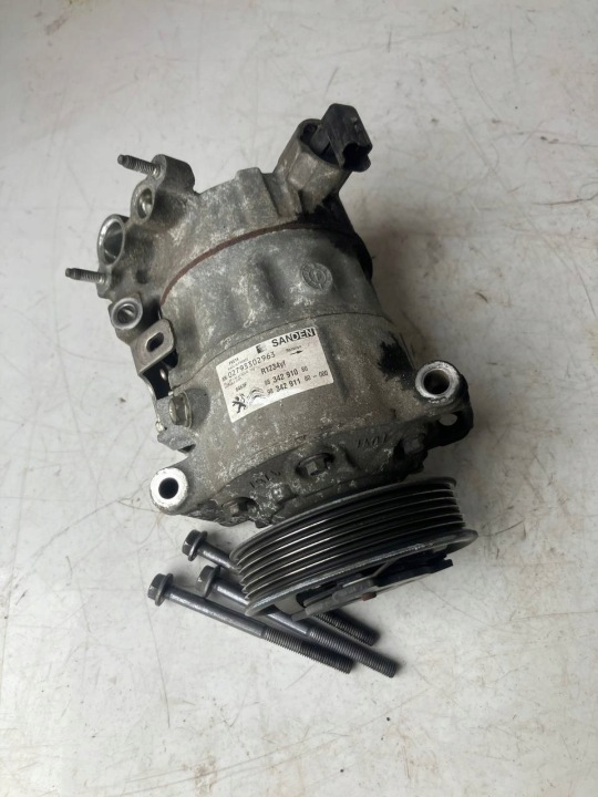compressor of the air conditioning PEUGEOT 308 T9 1.5 BLUE HDI 9834291080 9834291180