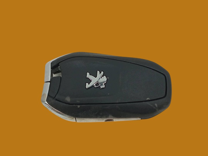 klíček PILOT Peugeot 208 II (2019- )