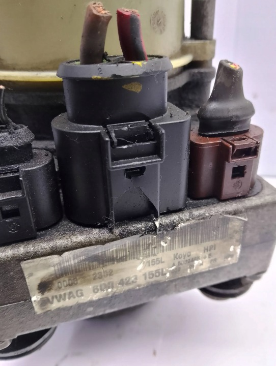 Volkswagen Polo III 6N 6N2 6NF 2001 Pompy of the control 6Q0423371A