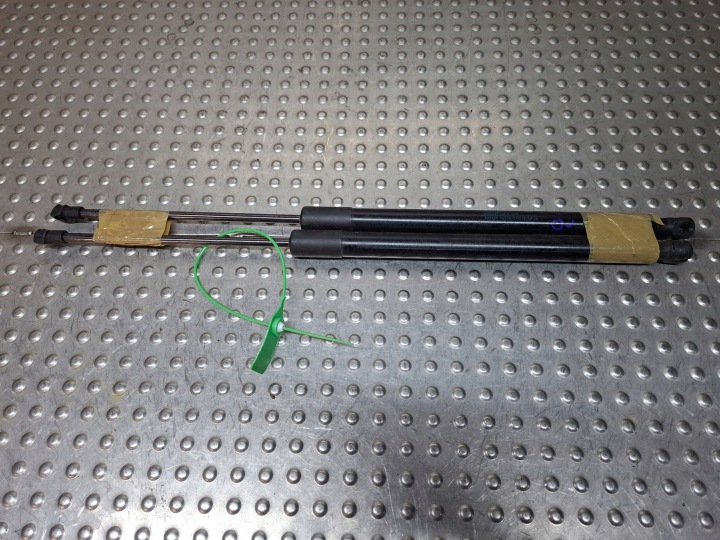 SILOWNIKI TELESKOPY heckklappe KPL 5G6827550C VW GOLF VII 5G0 HB