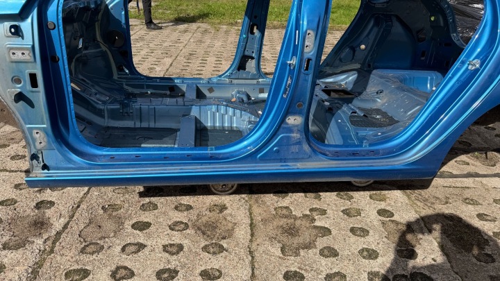 HYUNDAI I30 III seitenschweller säule links R3U 17-24