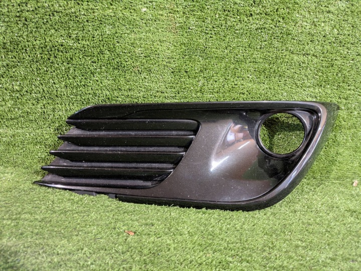 griglia fendinebbia Destro TOYOTA AURIS II LIFT 15-18 NR.23