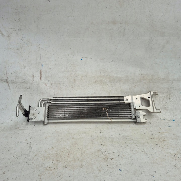 MERCEDES E KLASA W212 E350 3.5 CGI Radiatore olio motore usato A2125000001