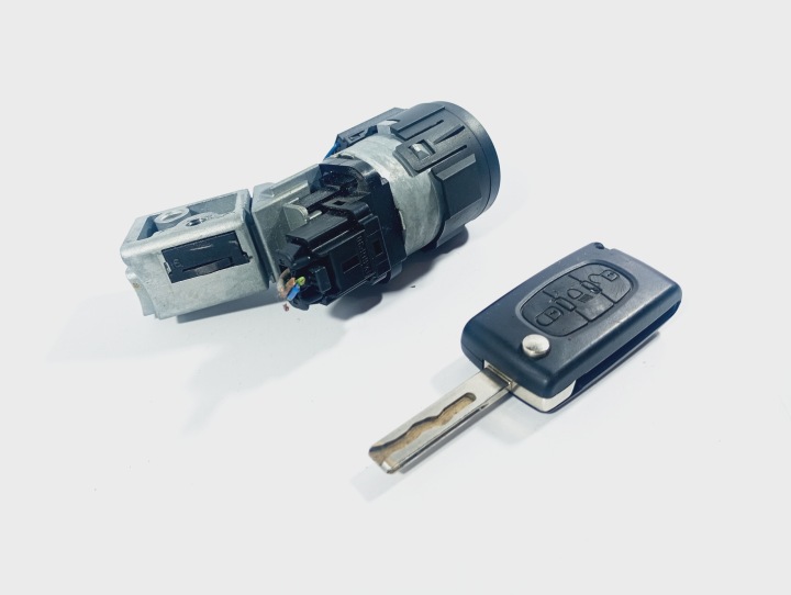 zapaľovanie Z s kľúčom Citroen C4 PICASSO 1 a 06-13 9663123380