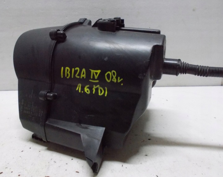 SEAT IBIZA IV 08R 1.6 TDI cover of a filter, air 6R0129601C