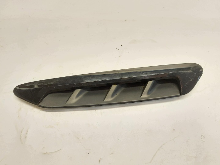 BMW G02 X4 M40i 2023r lajsna poklopčić blatobrana lijeva prednji dio 7418607