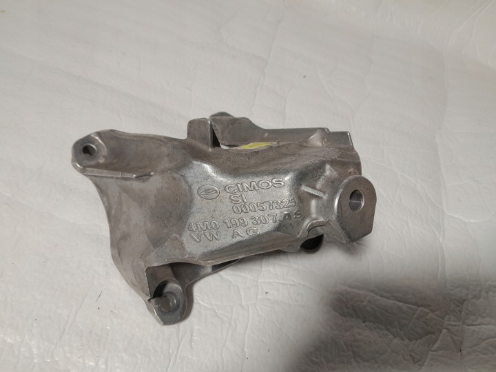 AUDI A4 B9 Stütze Halter DES MOTORS 4M0199307AS