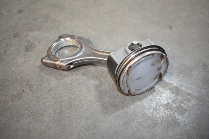 IDEALNY piston + connecting rod PORSCHE 982 718 2.0 DDP DDPB 1
