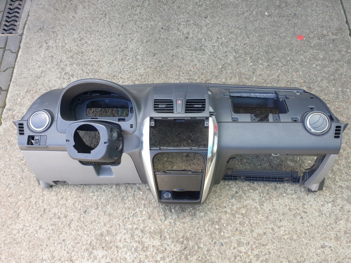 palubna doska kokpit SUZUKI SX4 FIAT SEDICI 2009- lift