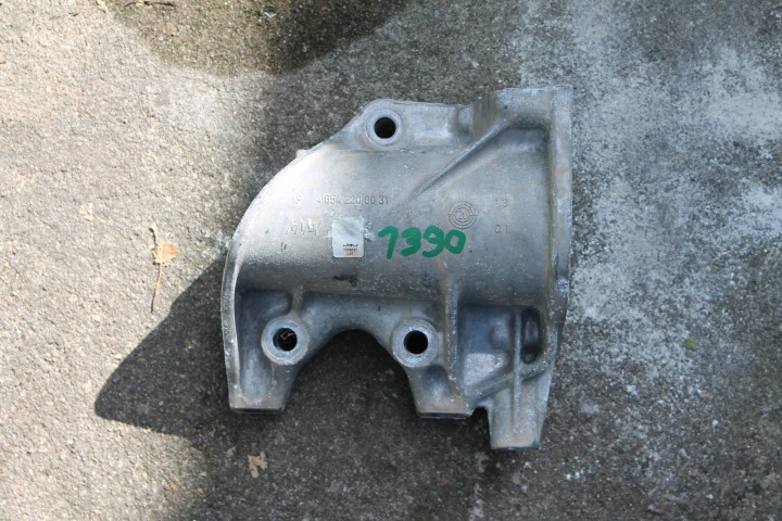 1390. holder engine mount MERCEDES A6542200031