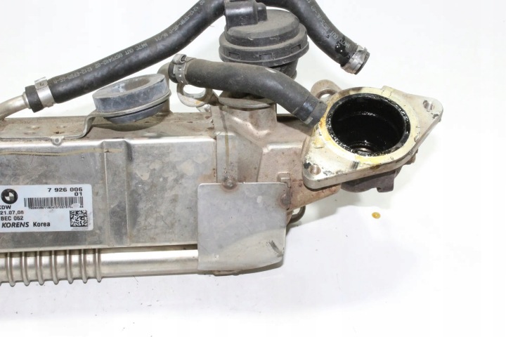 Toyota Avensis T270 2015 EGR chladič výfukových plynov 9