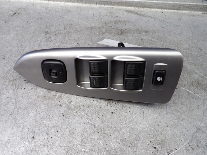 Mazda Premacy panel of the window lift C8H-D172 CB81 66350