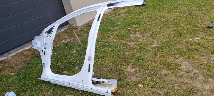 Chrysler Pacifica 2022 Garniture moulure montant Côté Jupe Jupes Gauche Longeron Gauche PW7