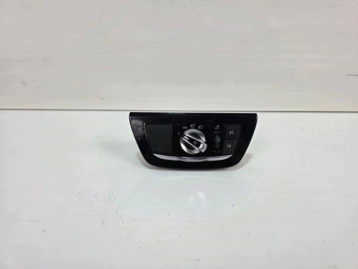 interruttore comando luci BMW G32 6841879
