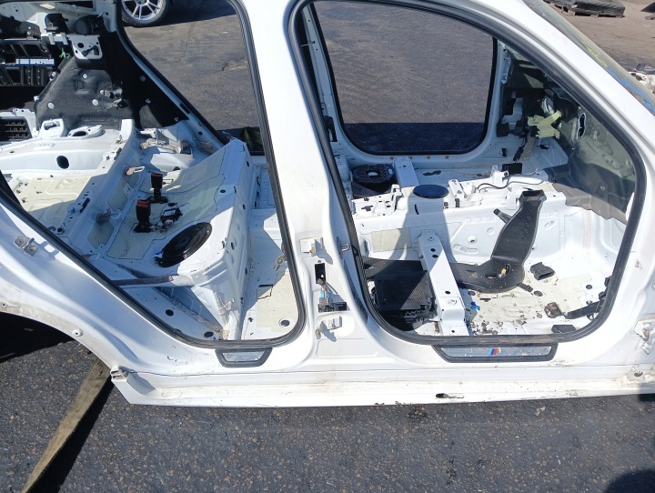 threshold right pillar central BMW X3 F25 colour ALPINWEISS 3 (300)