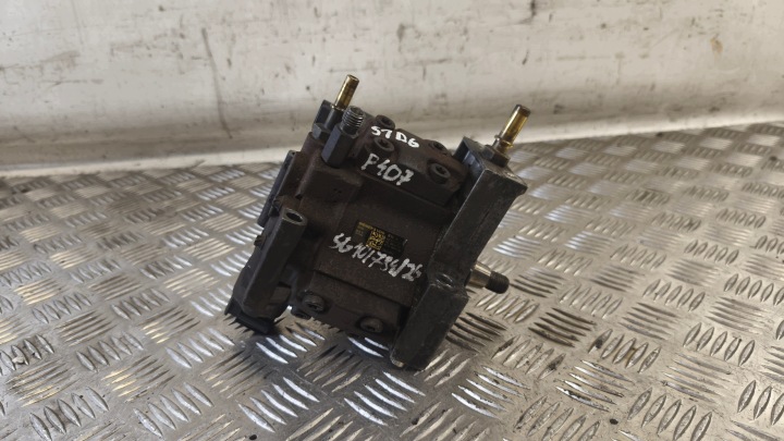 injection pump 4S7Q-9B395-AJ PEUGEOT 407 2.7HDI 2008r