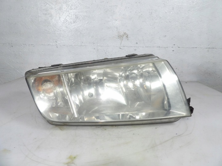 SKODA FABIA und REFLEKTOR rechts 246366