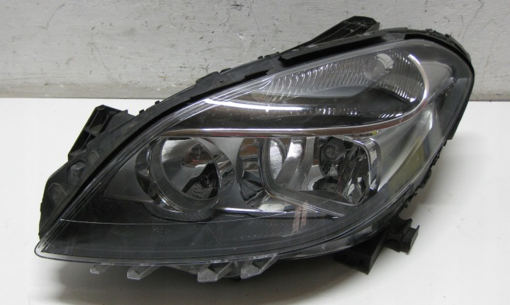 MERCEDES B ORI EU REFLEKTOR links 030127120100 A246 A2468200161 W246 4116k