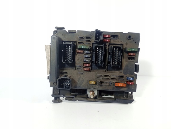Peugeot 206 KOMBI 99-09 Kasten der Sicherungen OE 9650664180