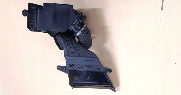 SCATOLA FILTRO +Tubo d’ingresso AUDI A4 B8 A5 8T 1.8TFSI 2.0 8R0133835F