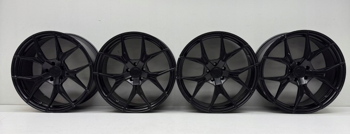AUDI S6 C7 4x discs alufegi 20 " ROHANA RFX5 KOMPLET 5x112 ET33 SZER 10J