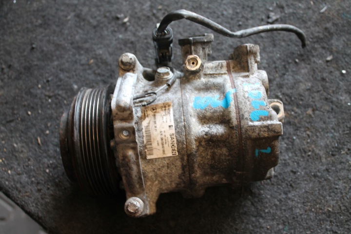 2066. compressor of the air conditioning MERCEDES A0008303801