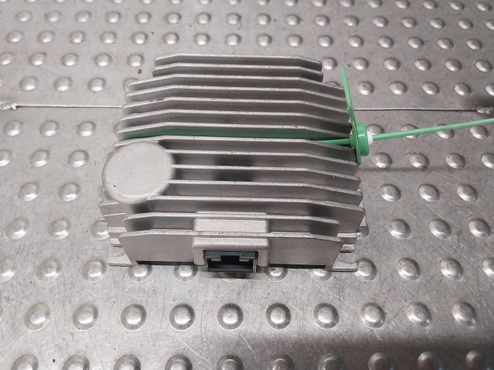 modul DZWIEKU DES MOTORS 4J3035335A AUDI E-TRON GT PORSCHE TAYCAN