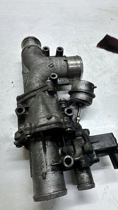 Valvola EGR RECYRKULACJ JAGUAR LAND 3.0 D 306DT XF X250 XJ X351 9X2Q-6C860-DF