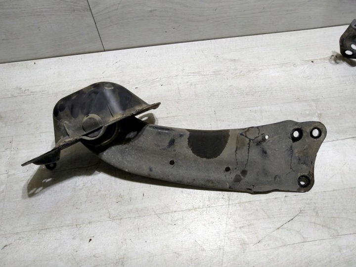 arm right rear part VW Tiguan Lift 5N0