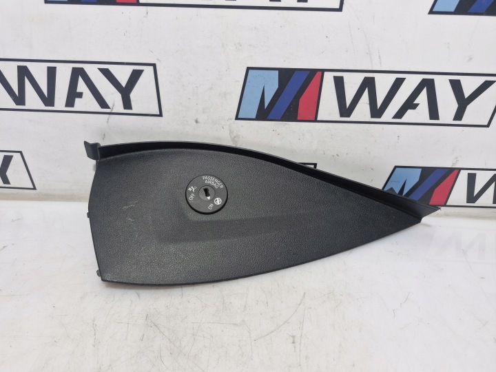 6805560 BMW G20 G21 cover spoiler of the dashboard consoles right