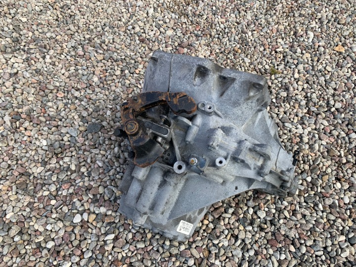 gearbox, manual FORD C-MAX MK2 FOCUS MK3 III 1.6 TDCI AV6R7002KH